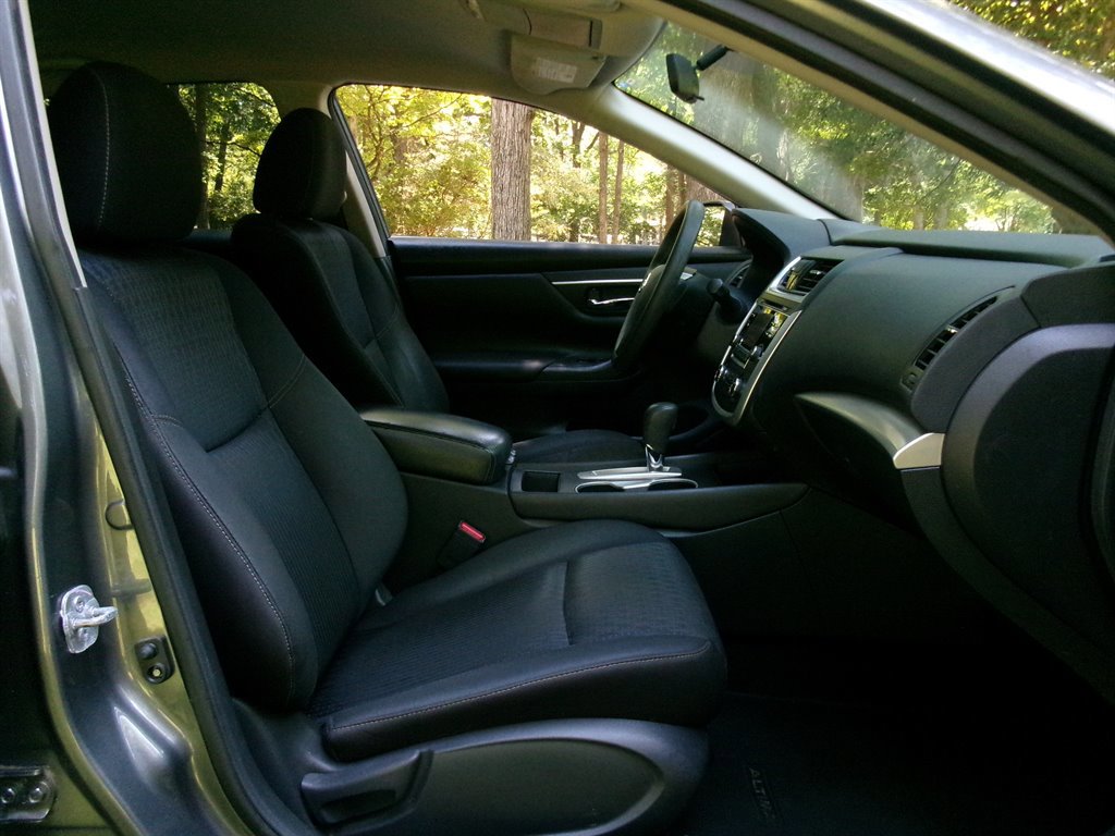 Used 2017 Nissan Altima 2.5 S w/ Power Driver Seat Package FWD image 19
