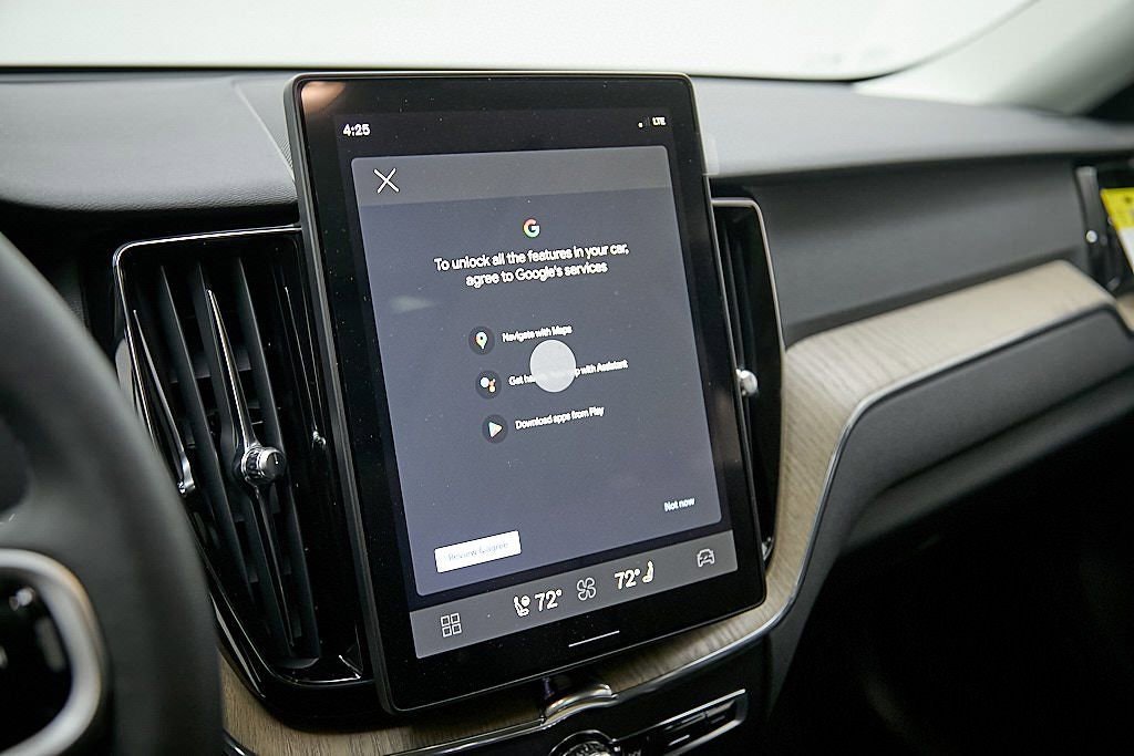 New 2026 Volvo XC60 B5 Core w/ Climate Package image 15