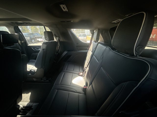Used 2023 Chevrolet Tahoe Premier w/ Advanced Technology Package AWD/4WD image 11