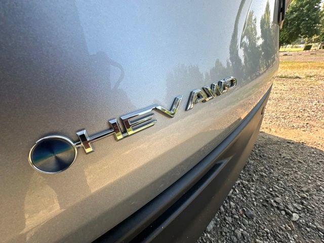 Used 2025 Toyota Sienna XLE w/ XLE Plus Package AWD/4WD image 30