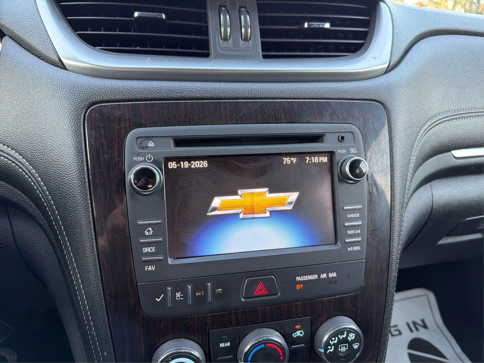 Used 2015 Chevrolet Traverse LT FWD image 17