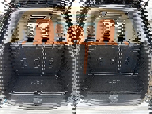 Used 2022 Nissan Pathfinder Platinum w/ Lighting Package (N93) image 12