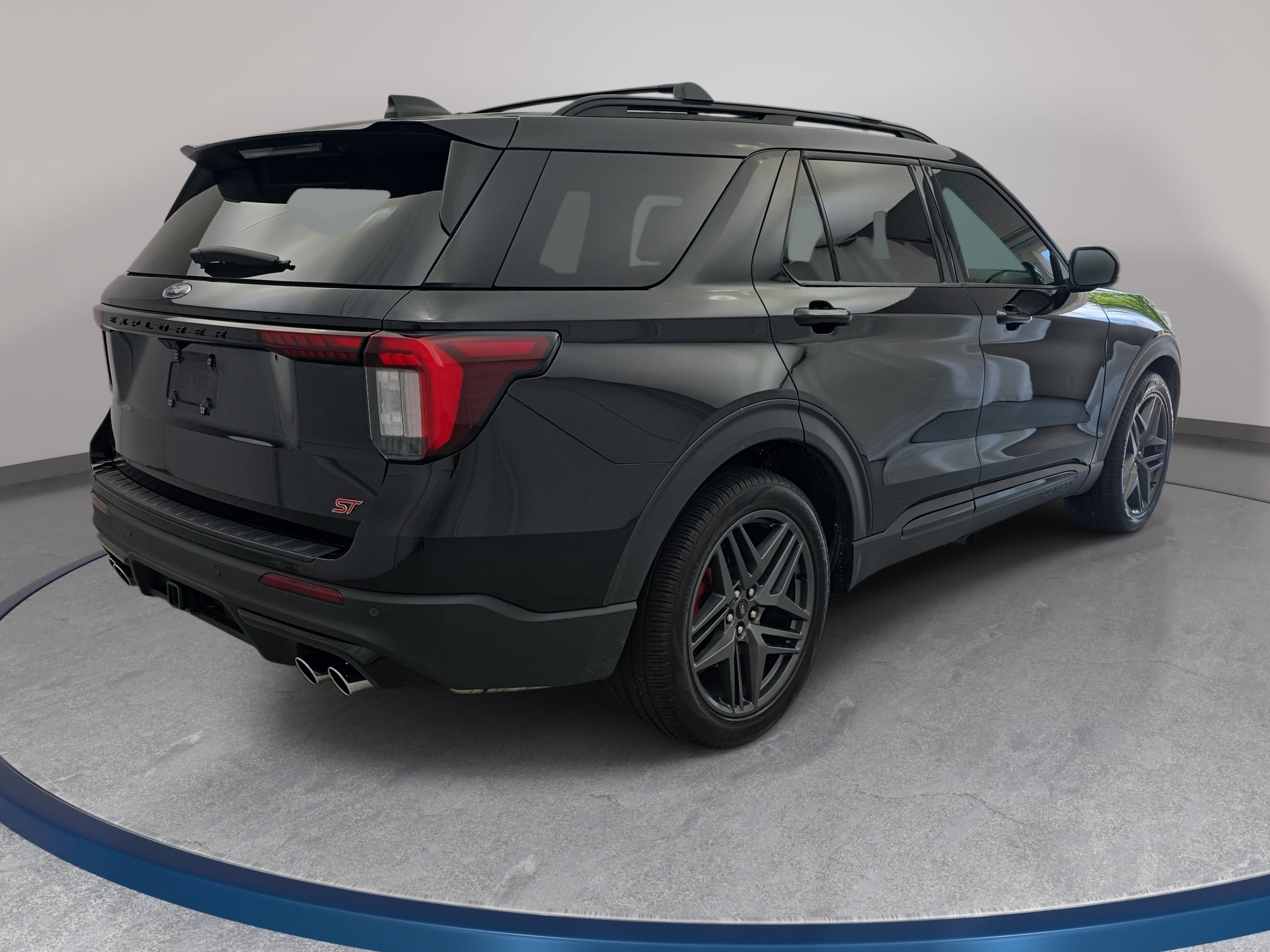 Used 2025 Ford Explorer ST AWD/4WD image 5
