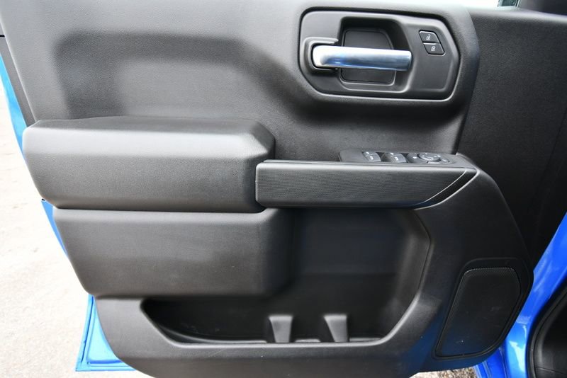 Used 2025 Chevrolet Silverado 1500 Custom w/ LPO, Dark Essentials Package AWD/4WD image 13