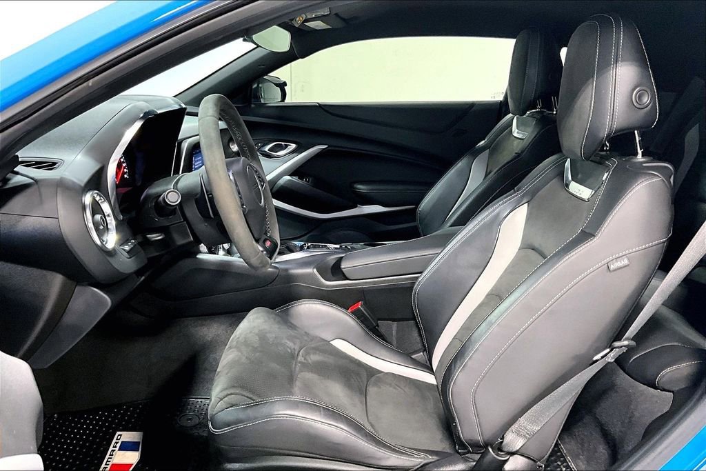 Used 2023 Chevrolet Camaro SS image 30
