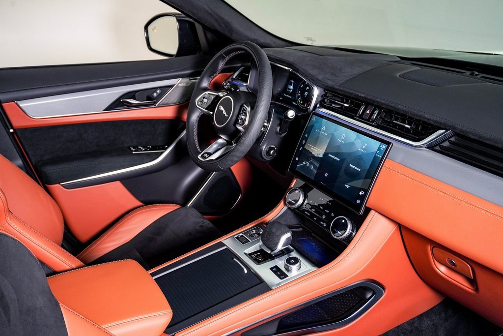Used 2025 Jaguar F-PACE SVR image 14