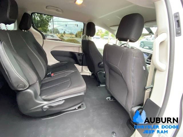 Used 2021 Chrysler Voyager L FWD image 15