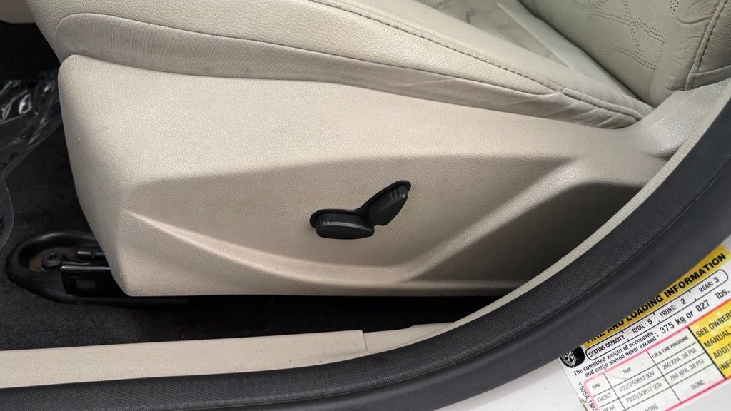 Used 2014 Ford Focus Electric Hatchback FWD image 13