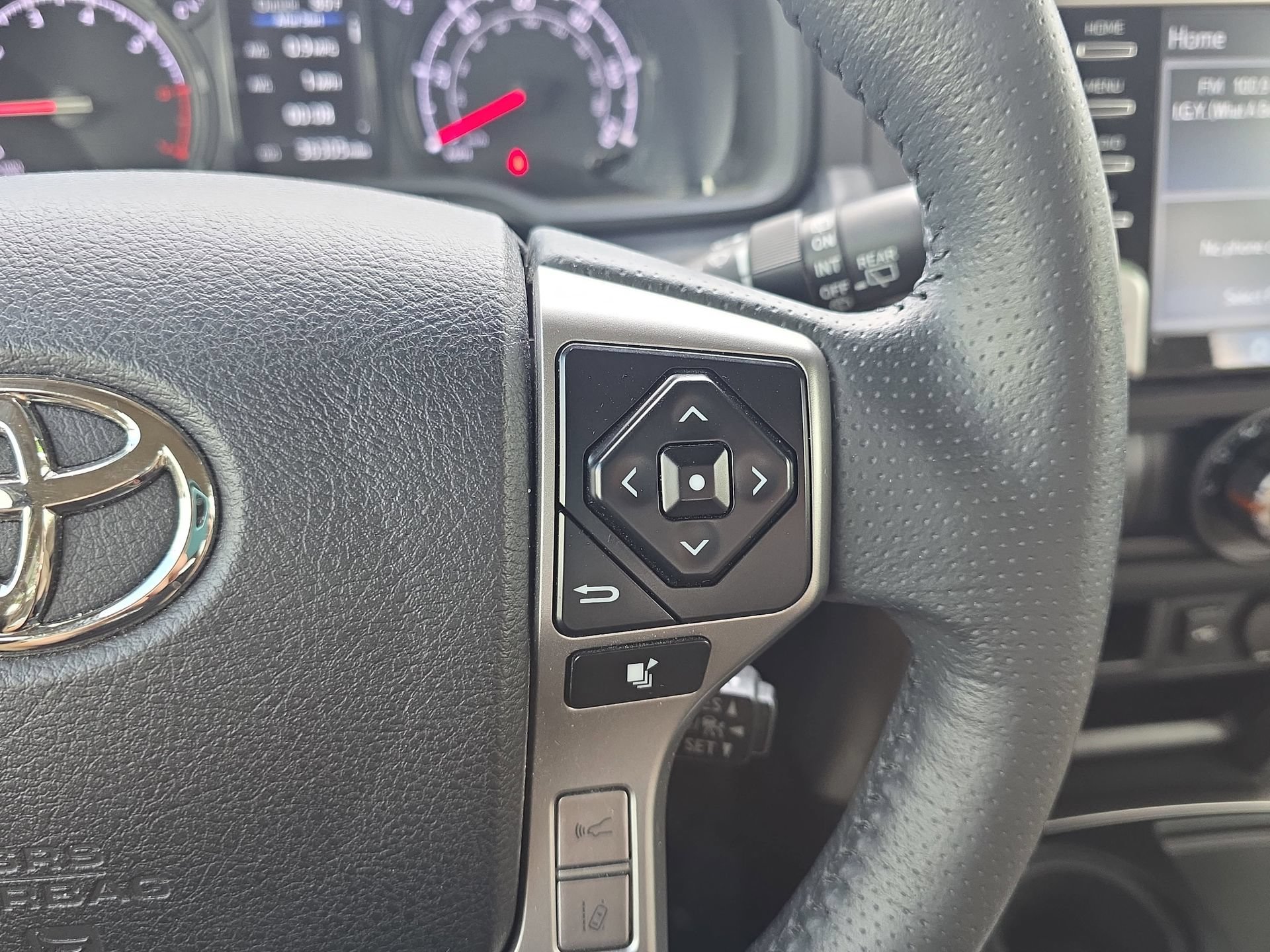 Used 2022 Toyota 4Runner SR5 RWD image 17