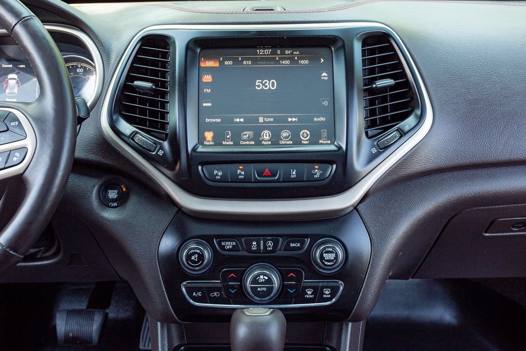 Used 2017 Jeep Cherokee Trailhawk AWD/4WD image 26