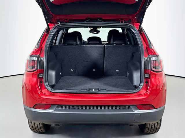 Used 2025 Jeep Compass Latitude w/ Altitude Special Edition image 24