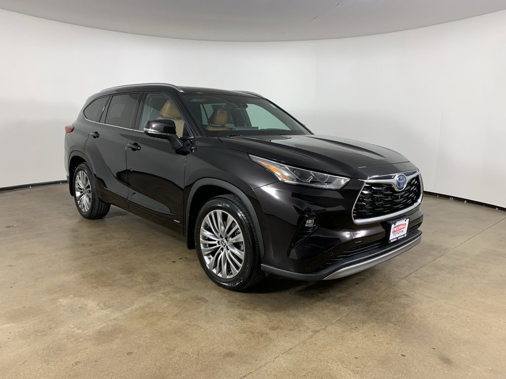 Used 2022 Toyota Highlander Platinum image 4