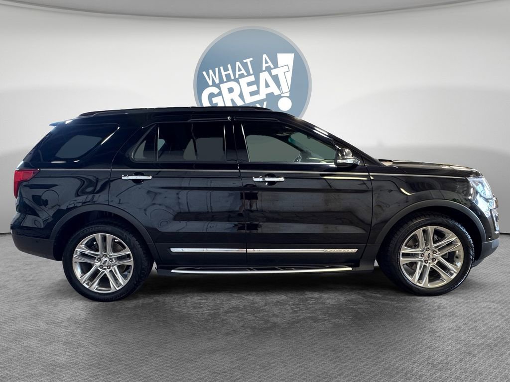 Used 2016 Ford Explorer Limited w/ Equipment Group 301A AWD/4WD image 2