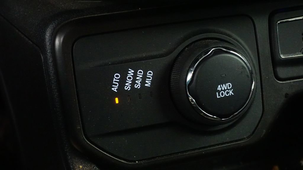 Used 2019 Jeep Renegade Altitude w/ Quick Order Package 2XM image 27