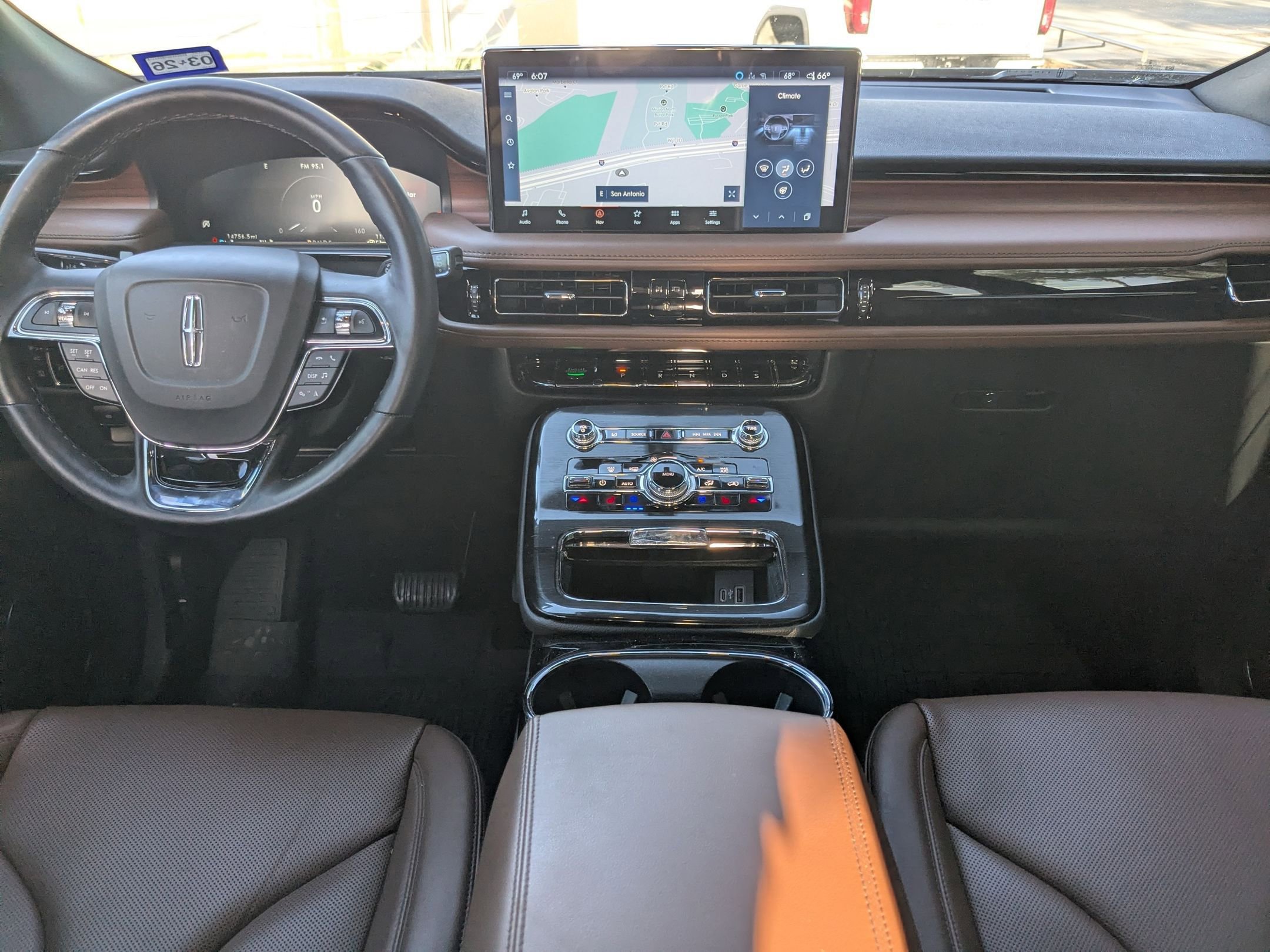 Used 2023 Lincoln Nautilus Reserve image 21