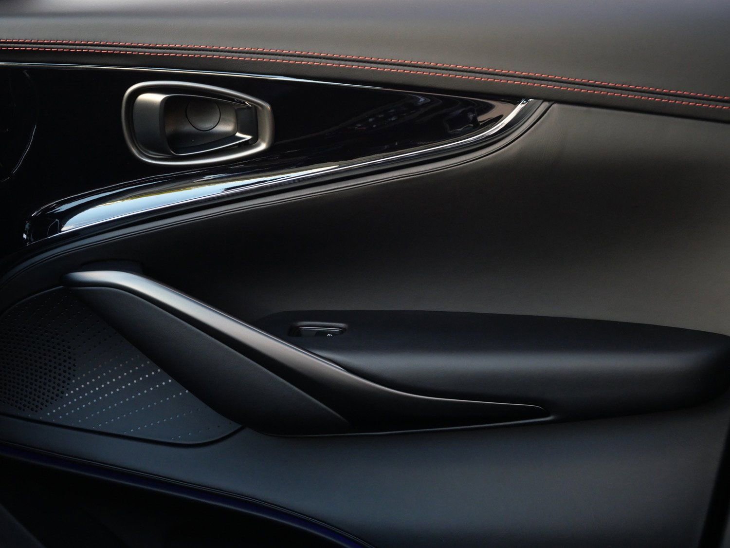 New 2026 Aston Martin DBX S image 18