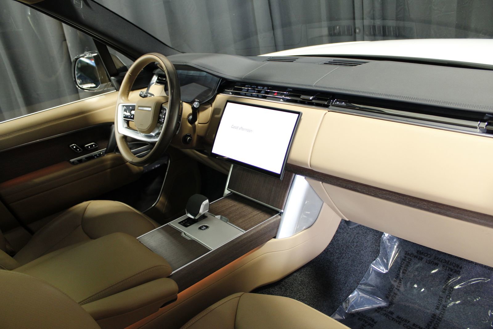 Used 2025 Land Rover Range Rover SE image 29