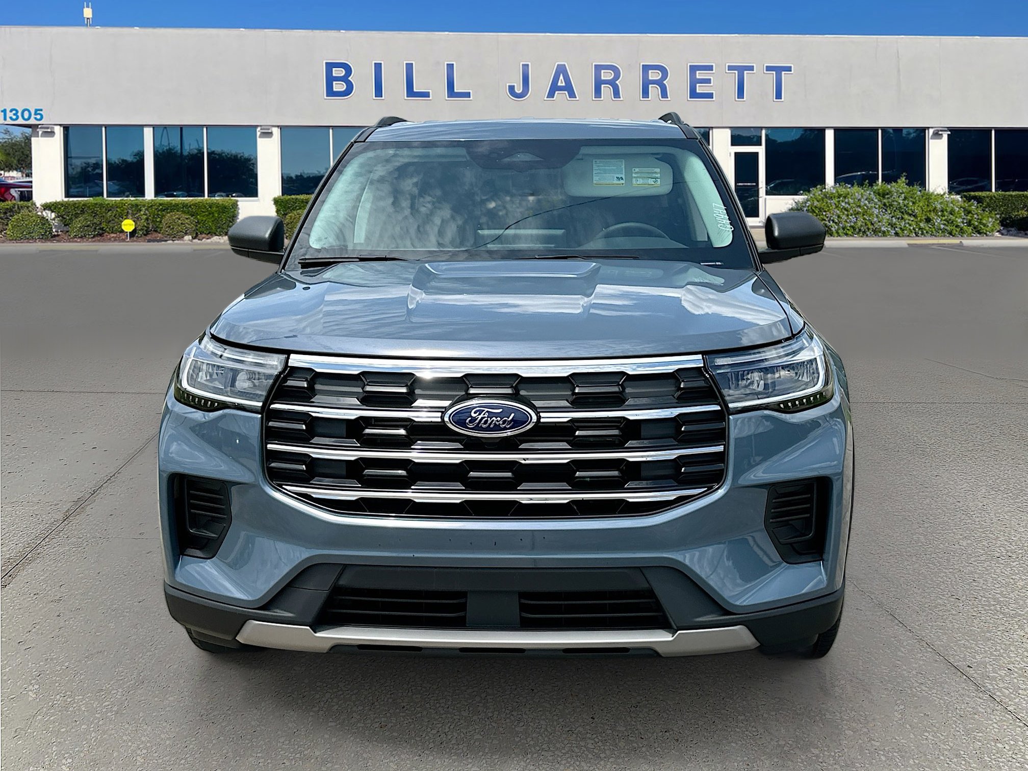 New 2026 Ford Explorer Active RWD image 2