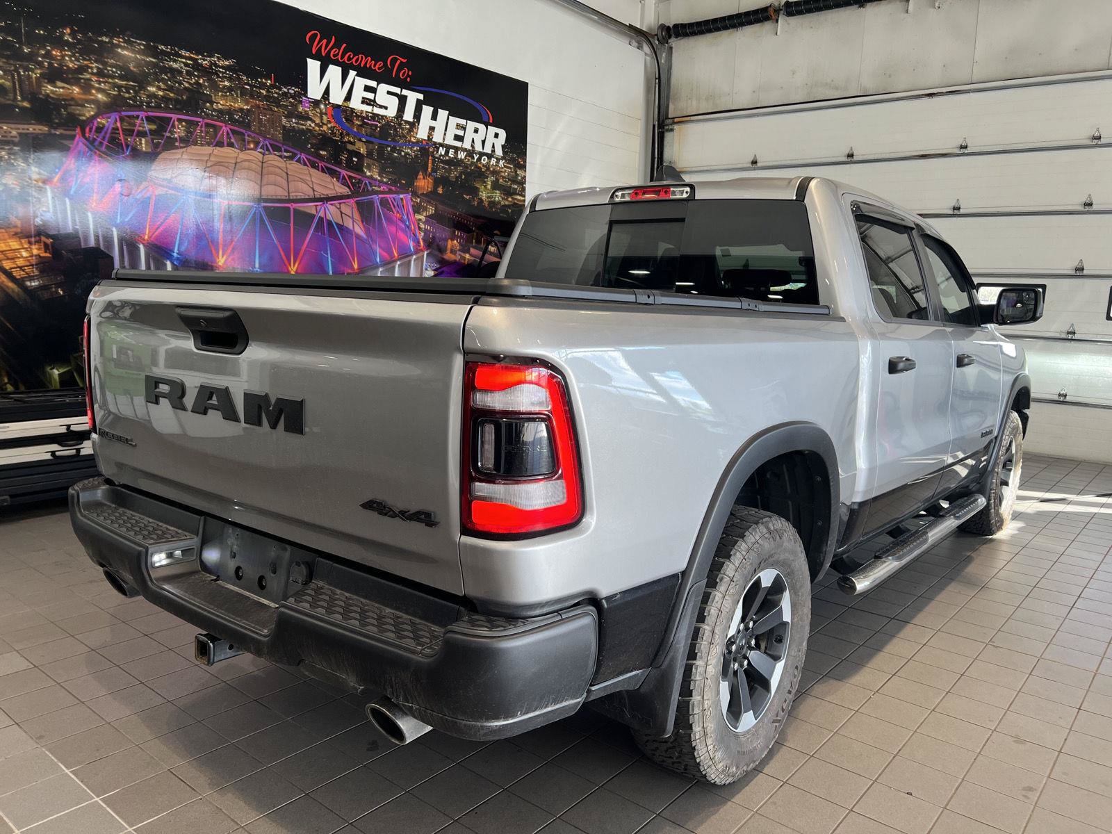 Used 2022 RAM 1500 Rebel AWD/4WD image 7