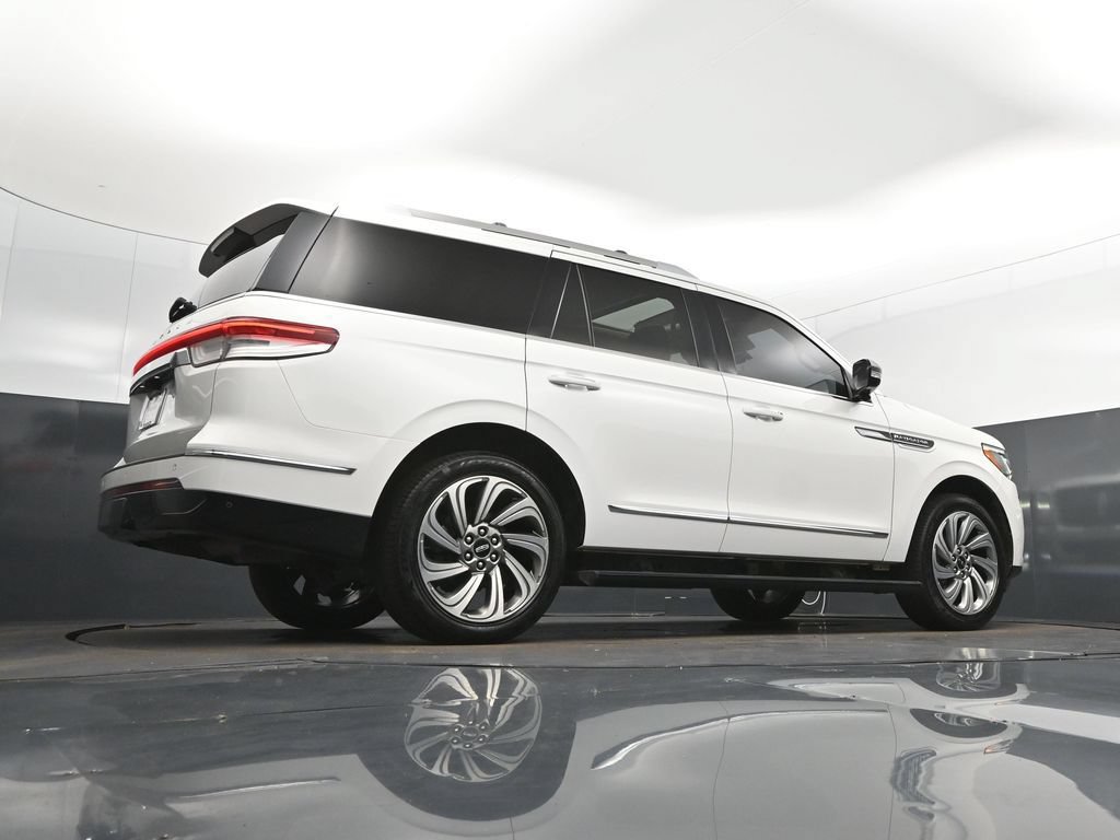 Used 2023 Lincoln Navigator Reserve AWD/4WD image 42