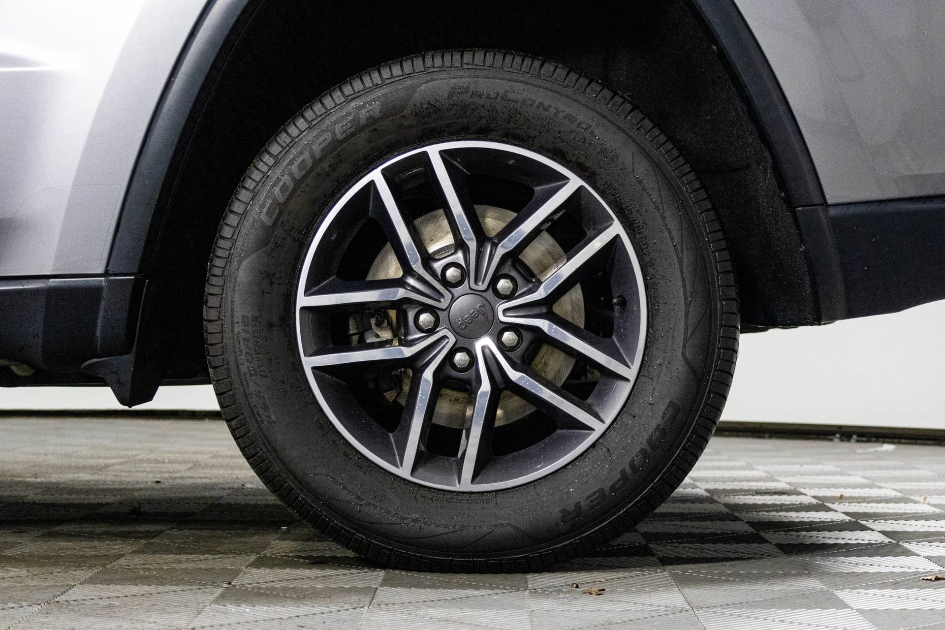 Used 2019 Jeep Grand Cherokee Limited image 43