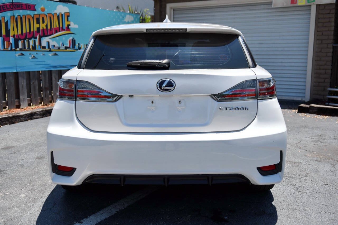 Used 2015 Lexus CT 200h FWD image 31