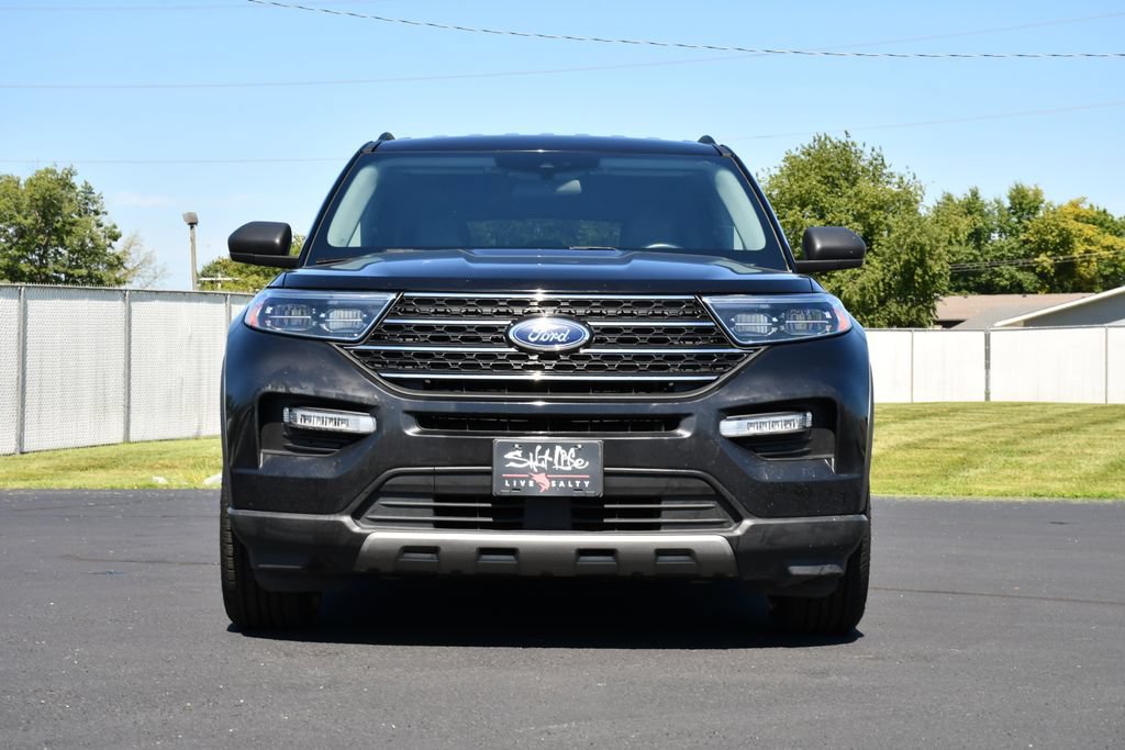 Used 2022 Ford Explorer XLT w/ Equipment Group 202A RWD image 2