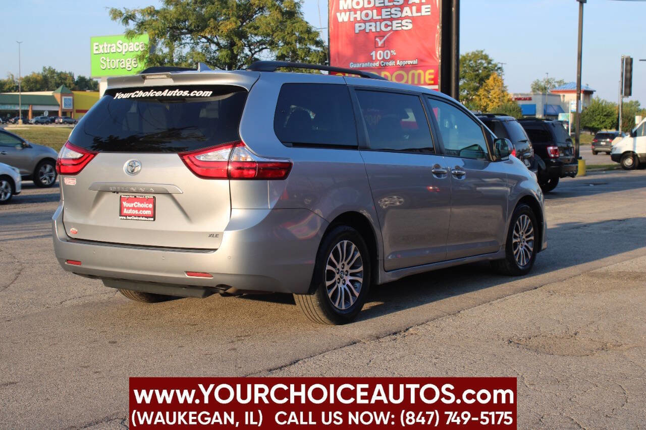 Used 2018 Toyota Sienna XLE w/ XLE Navigation Package FWD image 5