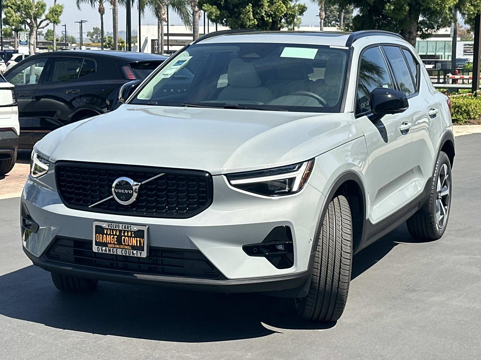 New 2026 Volvo XC40 B5 Plus w/ Protection Package Premier AWD/4WD image 3
