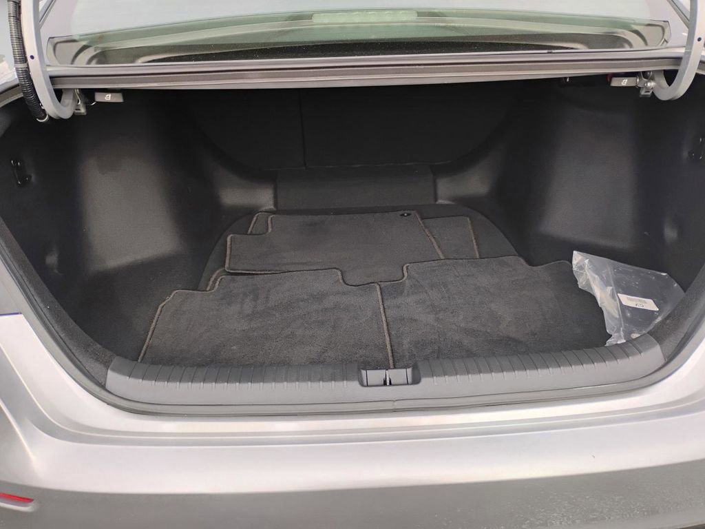 Used 2024 Honda Accord EX image 37