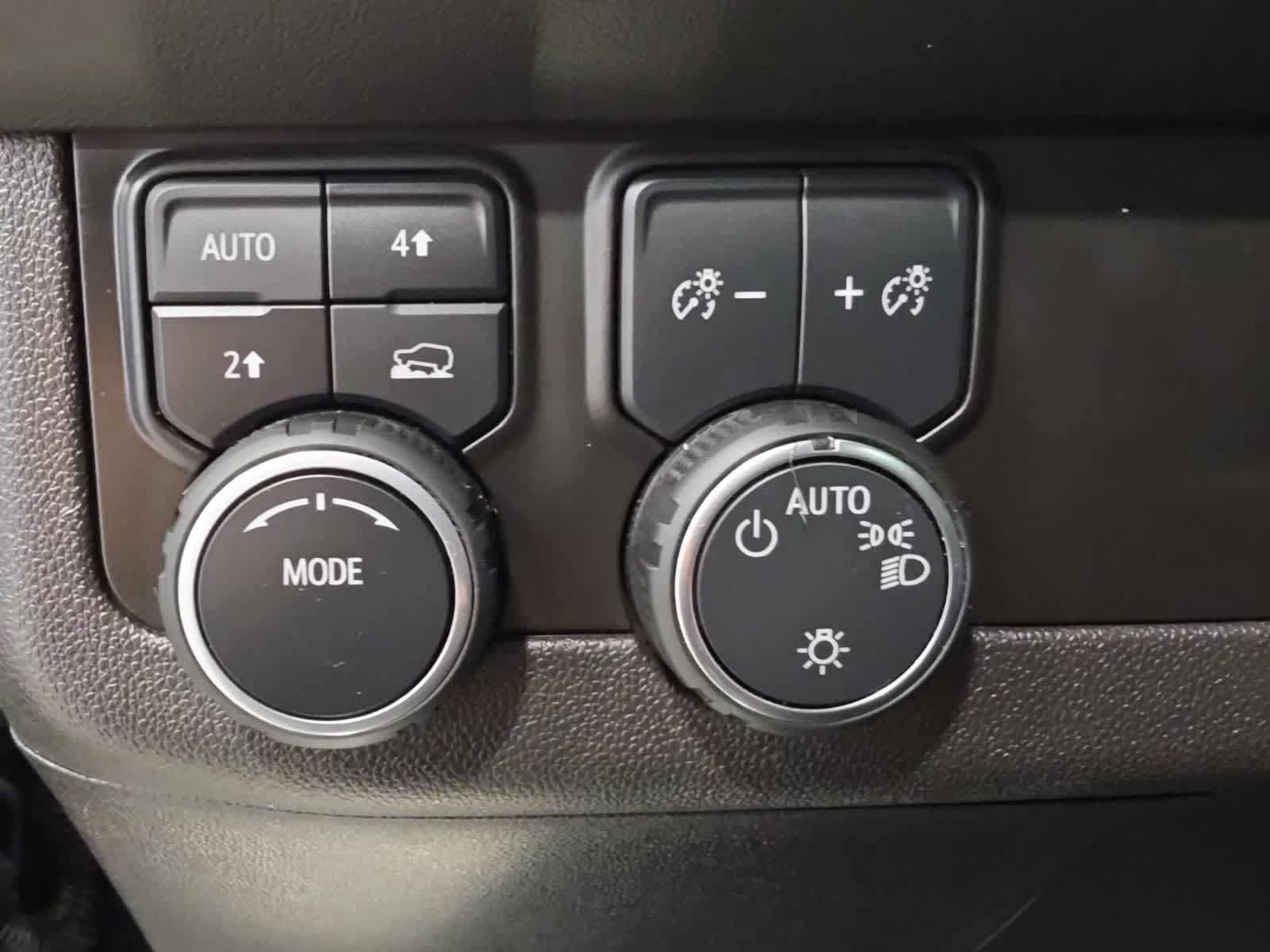 Used 2022 Chevrolet Tahoe RST w/ Luxury Package AWD/4WD image 22
