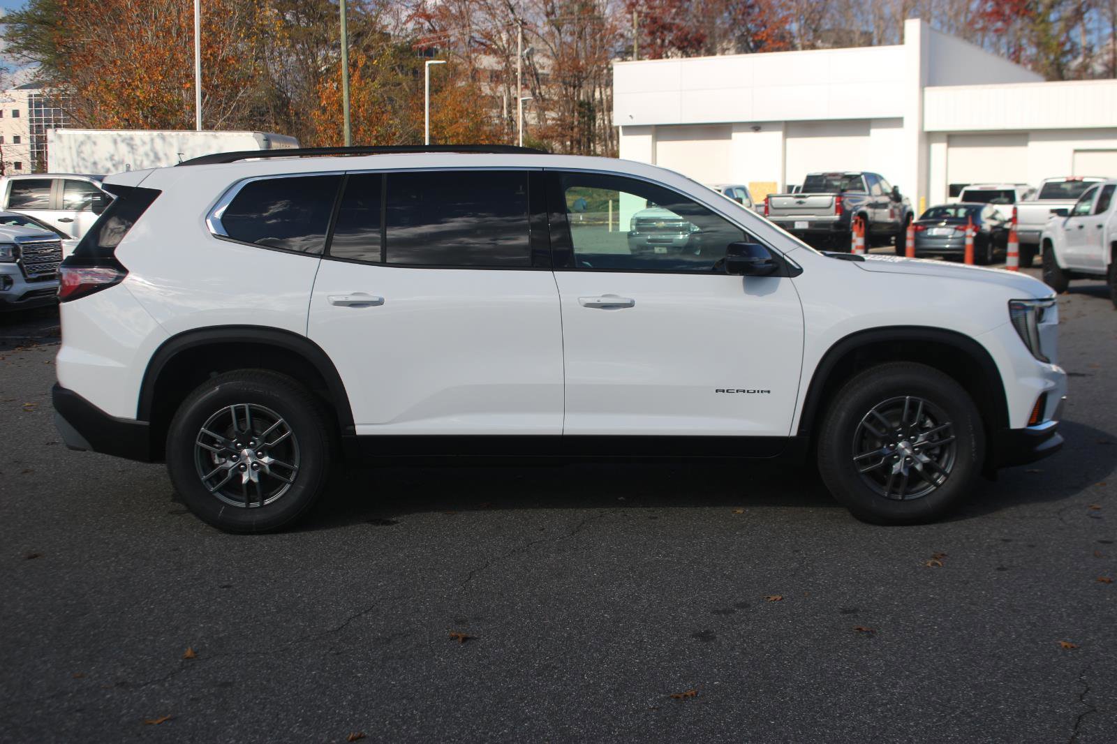 New 2026 GMC Acadia Elevation image 8