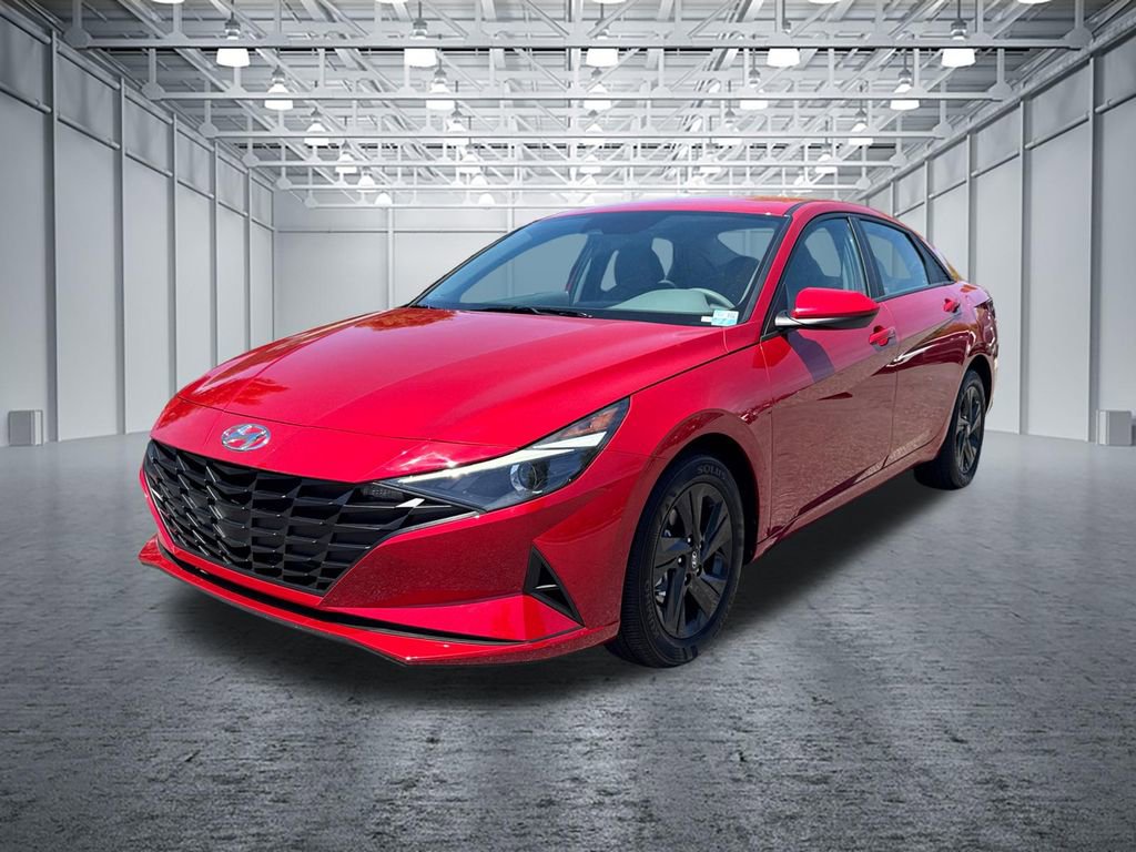Used 2023 Hyundai Elantra SEL w/ Cargo Package FWD image 3