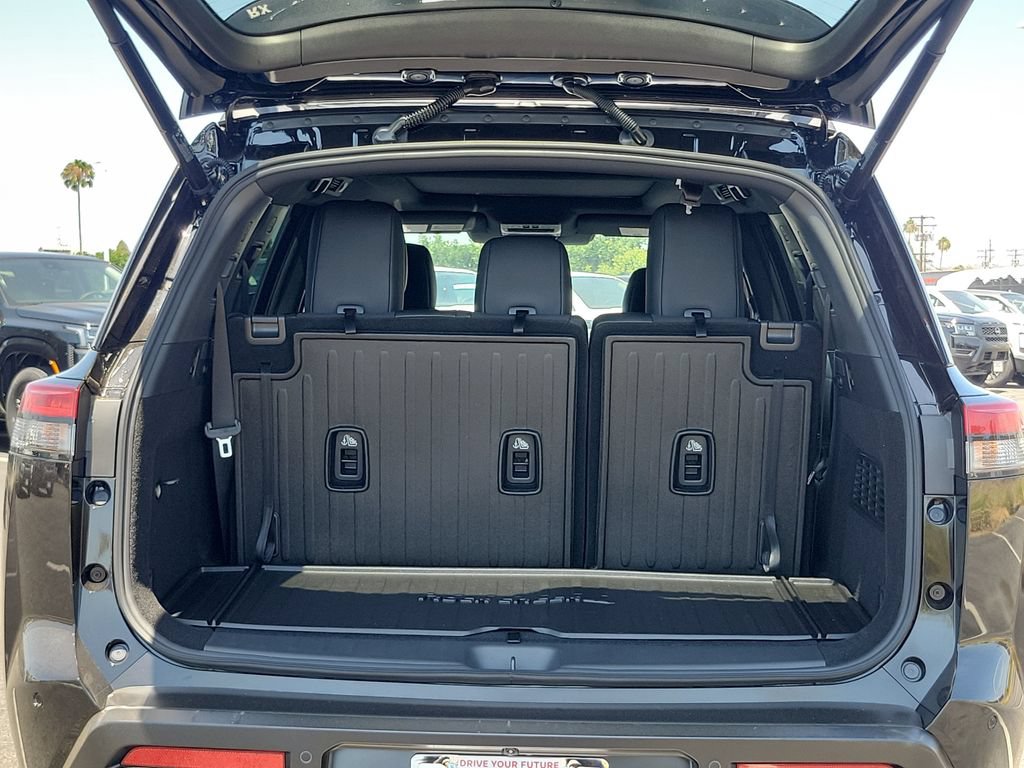 New 2026 Nissan Pathfinder Rock Creek w/ Rock Creek Premium Package AWD/4WD image 18