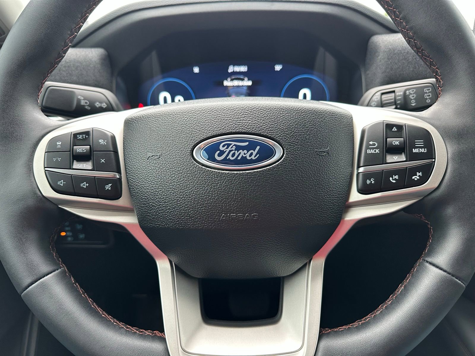 New 2025 Ford Explorer Active w/ Active Comfort Package RWD image 13