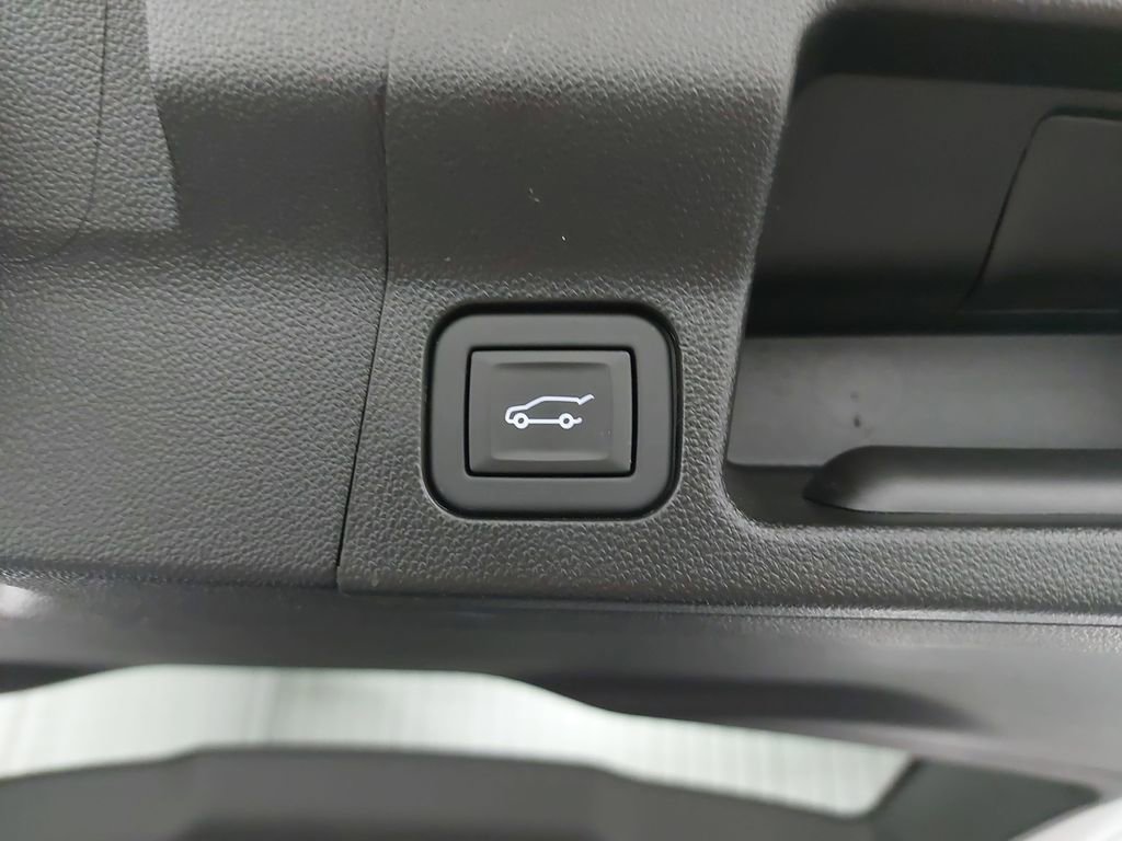 Used 2023 GMC Acadia SLT w/ Trailering Package image 15