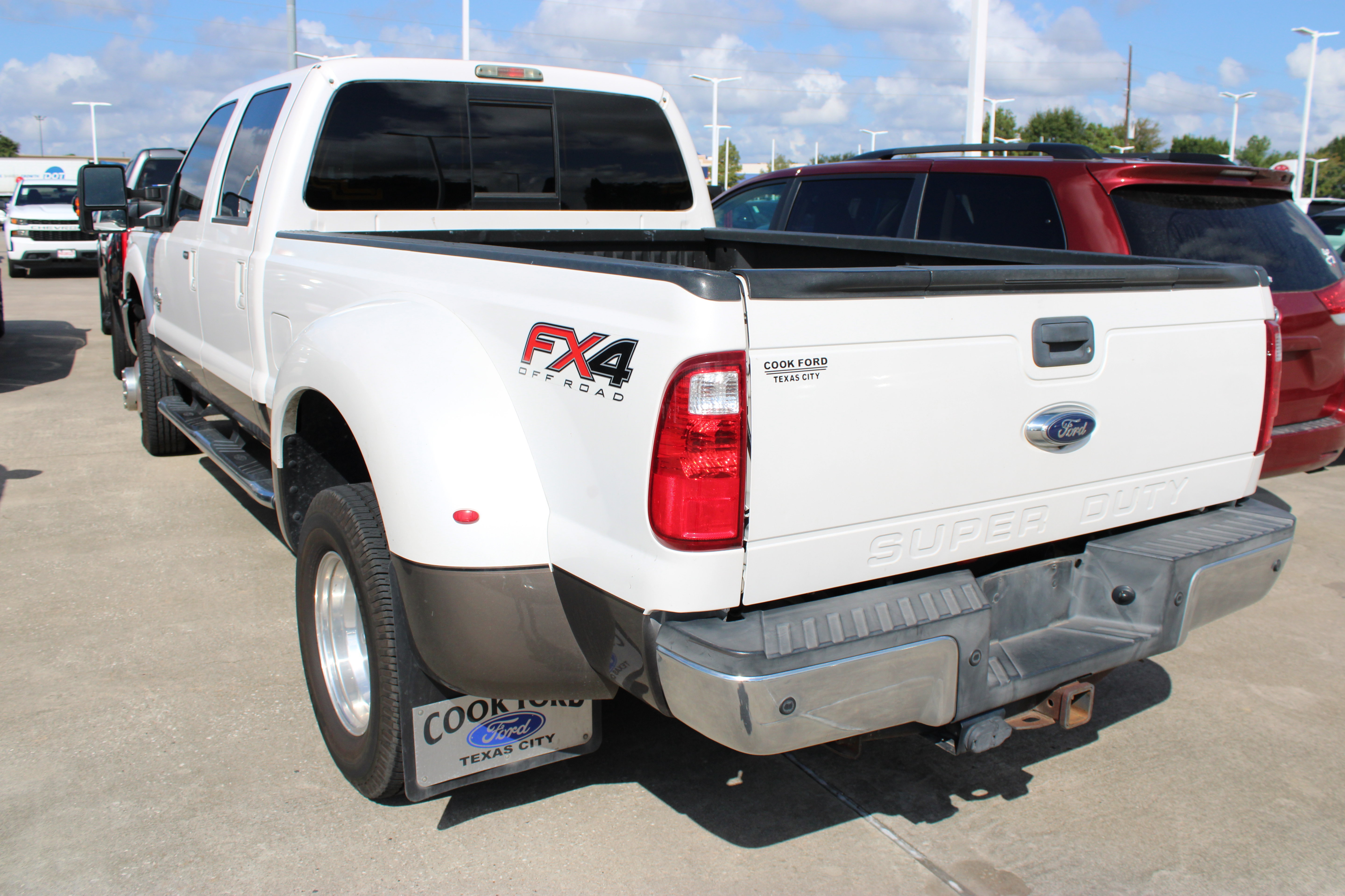 Used 2015 Ford F350 Lariat w/ Lariat Interior Package AWD/4WD image 5