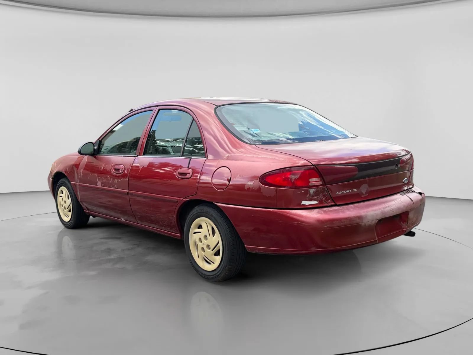Used 2002 Ford Escort Sedan FWD image 3