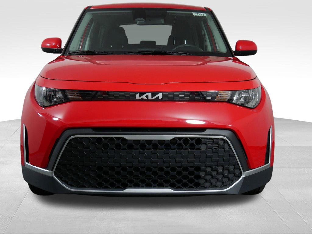 Used 2024 Kia Soul LX w/ Option Group 015 FWD image 3