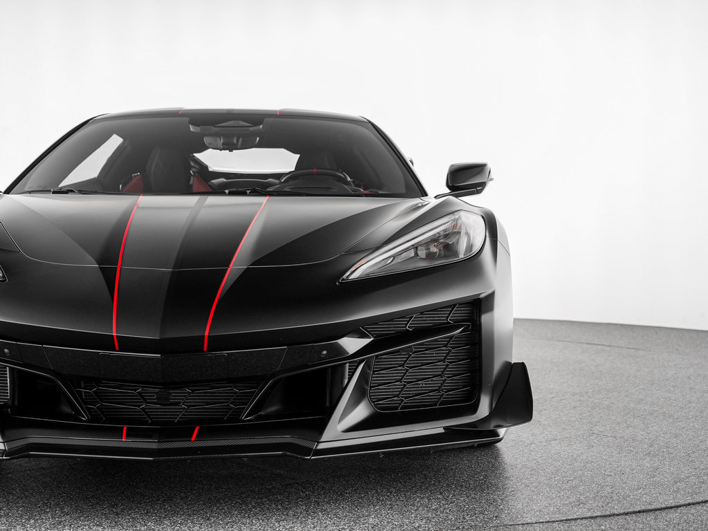 Used 2024 Chevrolet Corvette Z06 w/ Z07 Performance Package RWD image 47