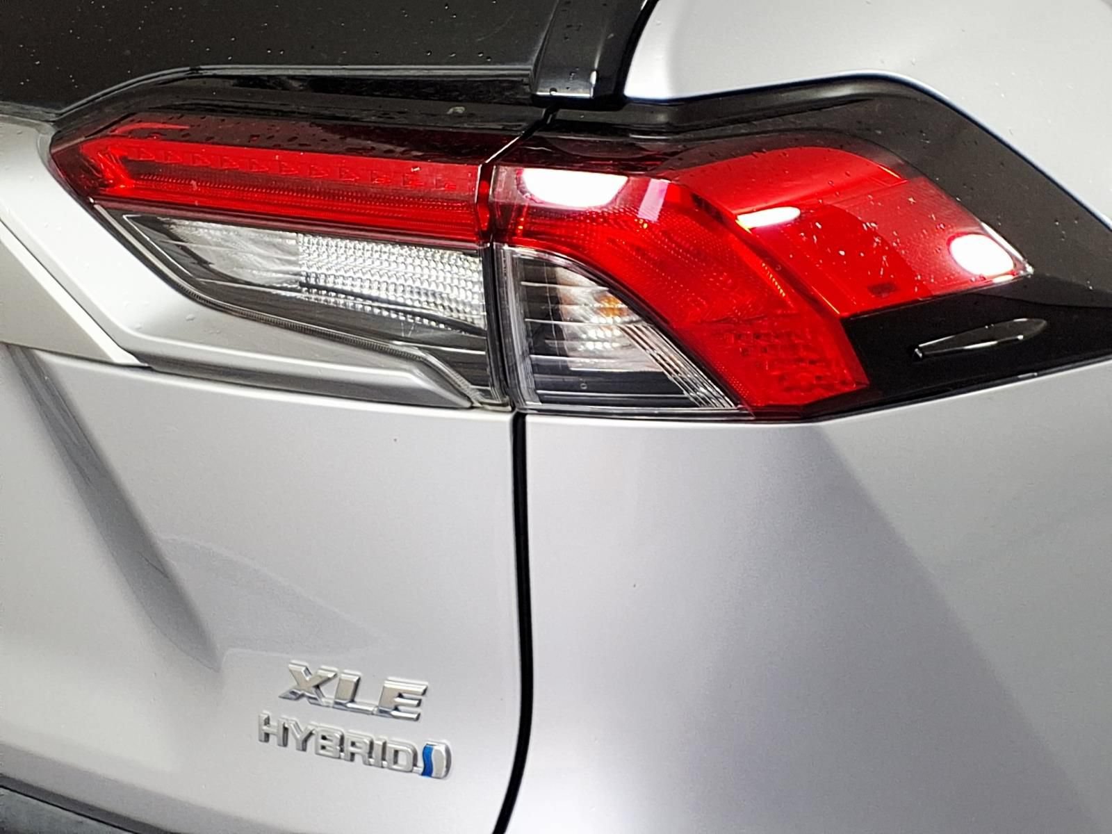 Used 2020 Toyota RAV4 XLE w/ Convenience Package AWD/4WD image 7