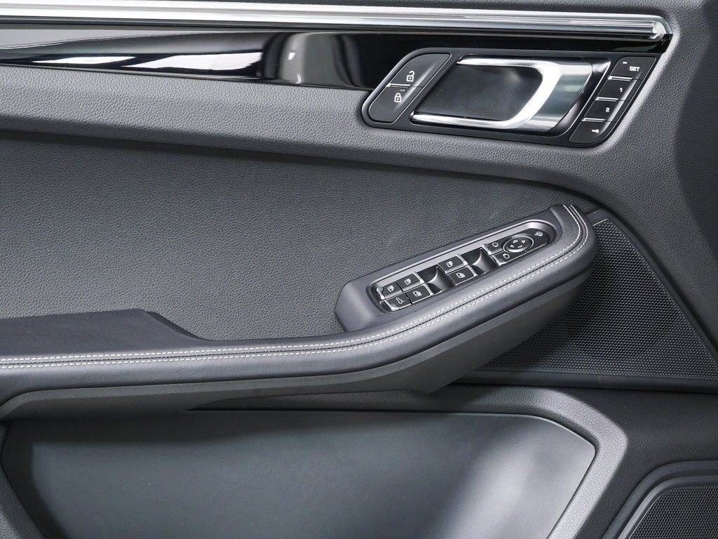 New 2026 Porsche Macan S image 6