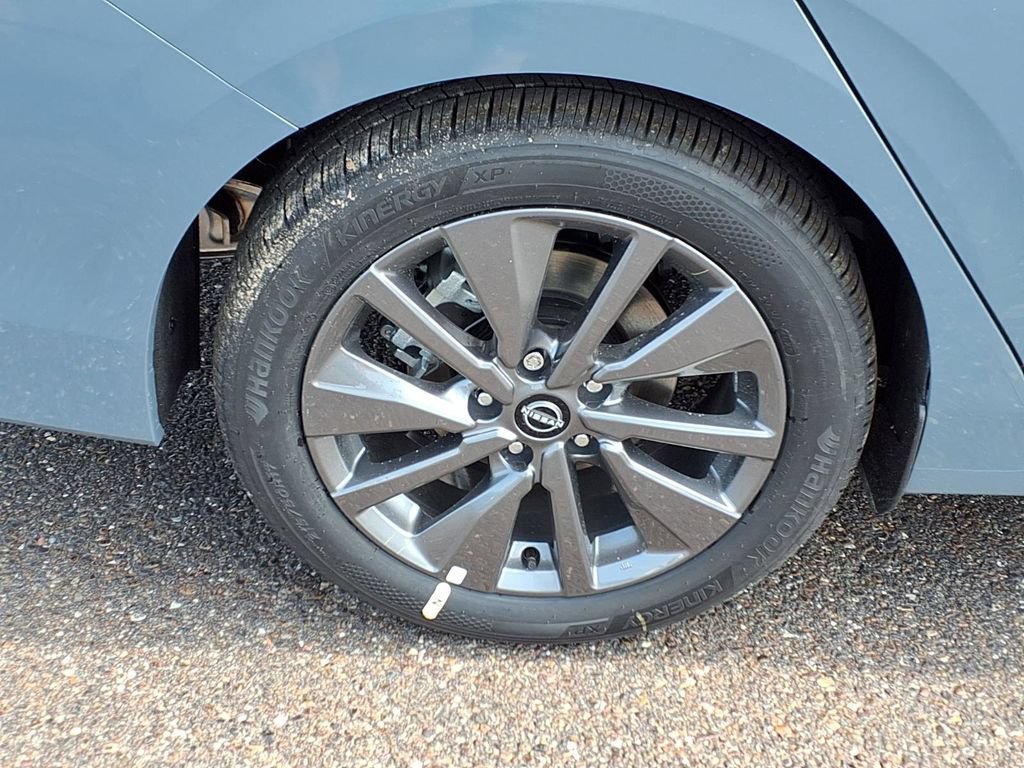 New 2026 Nissan Sentra SL w/ Floor Mat Package FWD image 9