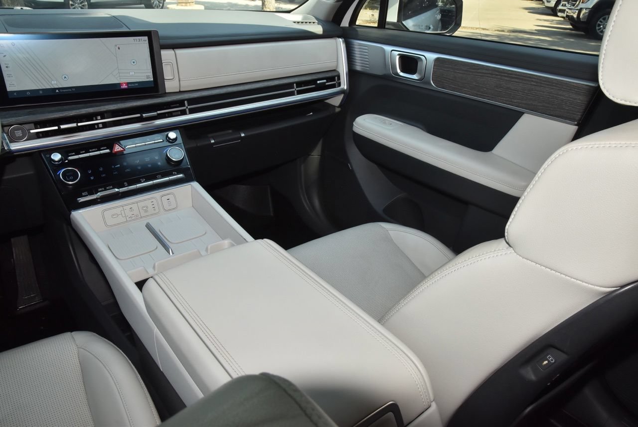 Used 2024 Hyundai Santa Fe Limited FWD image 18