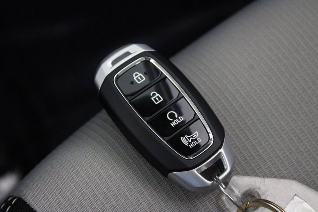 Certified 2024 Hyundai Venue SEL FWD image 29