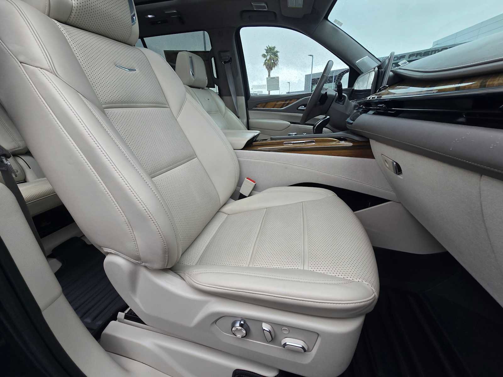 Used 2021 Cadillac Escalade Premium Luxury Platinum image 11