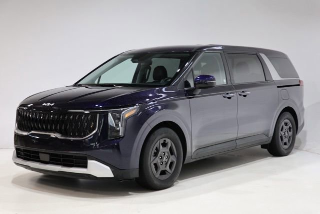 Used 2025 Kia Carnival FWD image 3