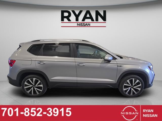 Used 2024 Volkswagen Taos SE image 6