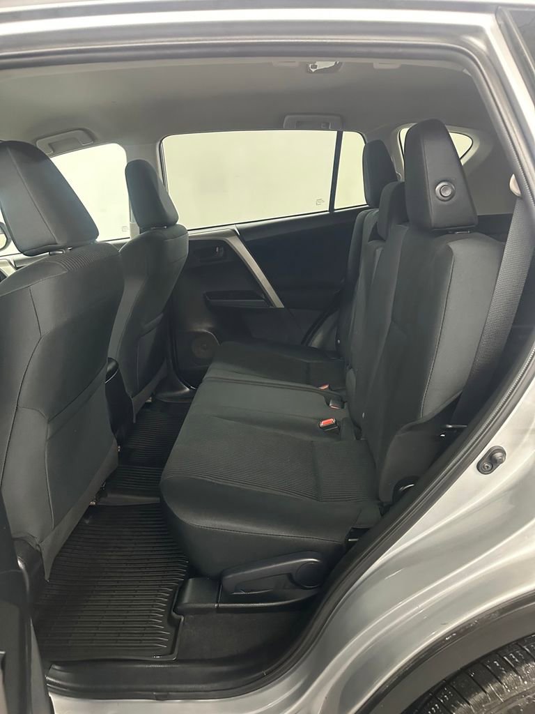 Used 2016 Toyota RAV4 LE AWD/4WD image 26