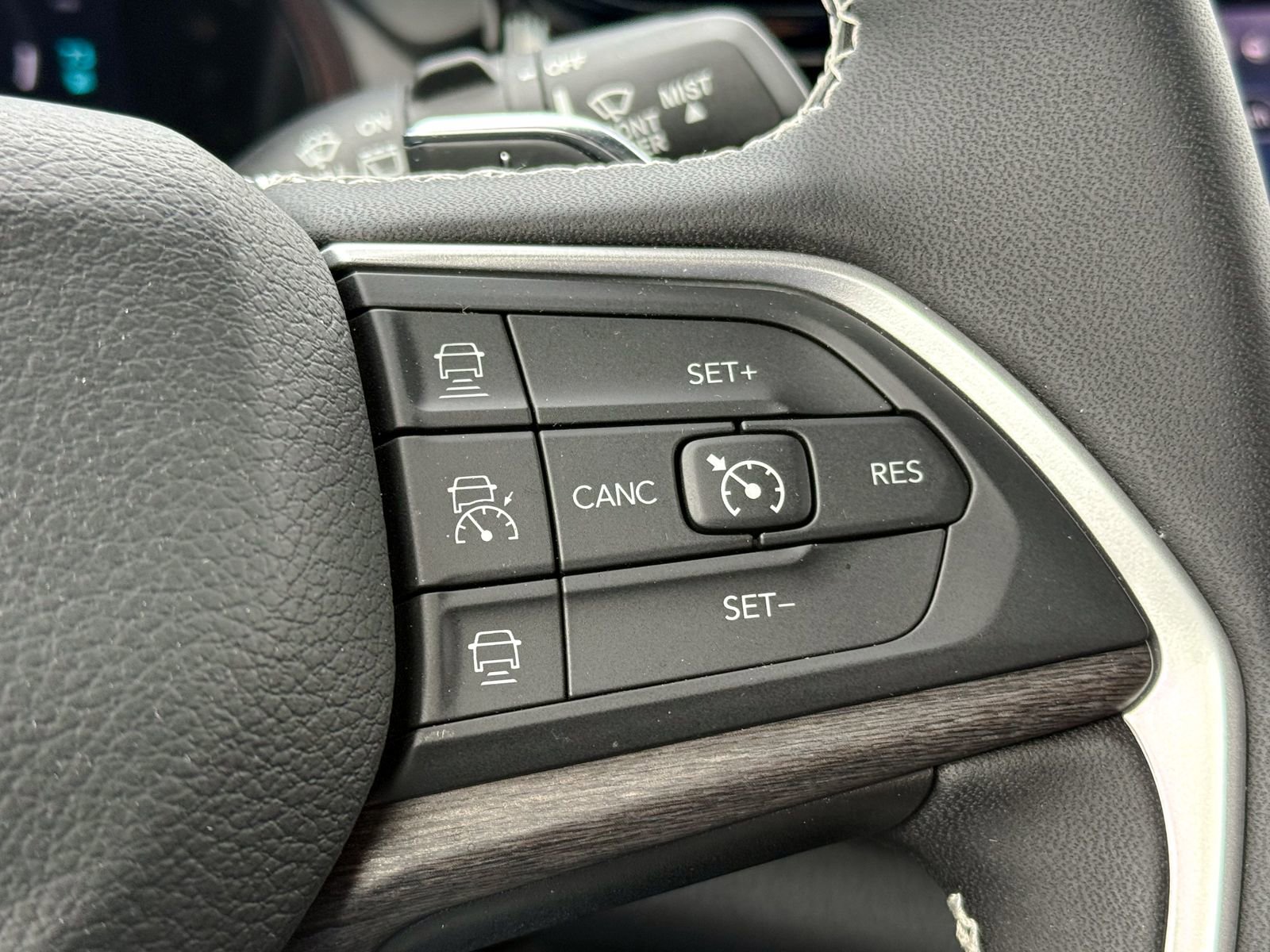 Used 2023 Jeep Grand Cherokee 30th Anniversary image 30